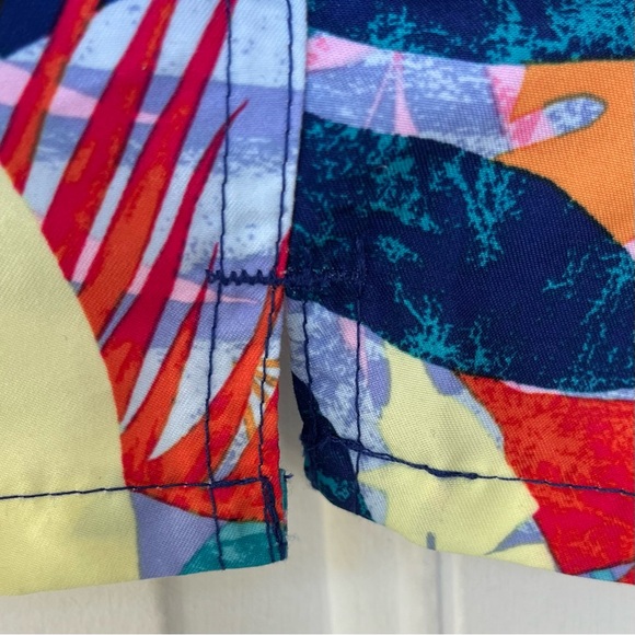 •Old Navy• Colorful Leafy Swim Trunks - Size Large - Picture 6 of 9